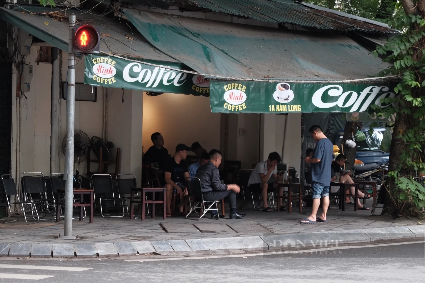 Bàn về bong bóng quán cà phê ở Việt Nam