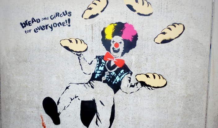 Bánh mì và rạp xiếc: Tiktoker và chuyện xàm